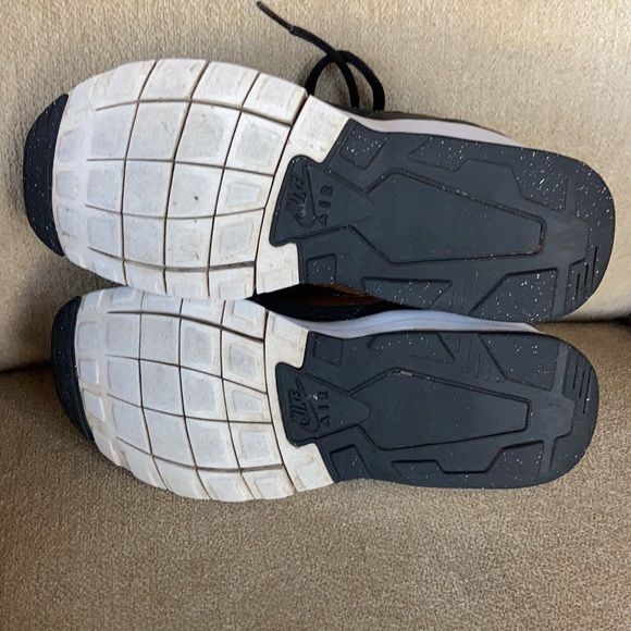 NIKE AIR Max Motion LW Womens Sneakers Size 6 - Picture 8 of 12